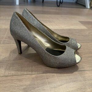 BANDOLINO WOMENS SPARKLY HEELS SIZE 8M